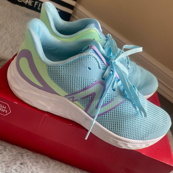 Fresh Foam Arishi NWT - Picture 2 of 5